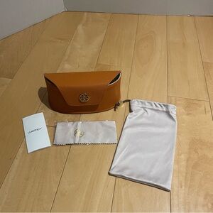 New Tory Burch sunglasses case with cloth set